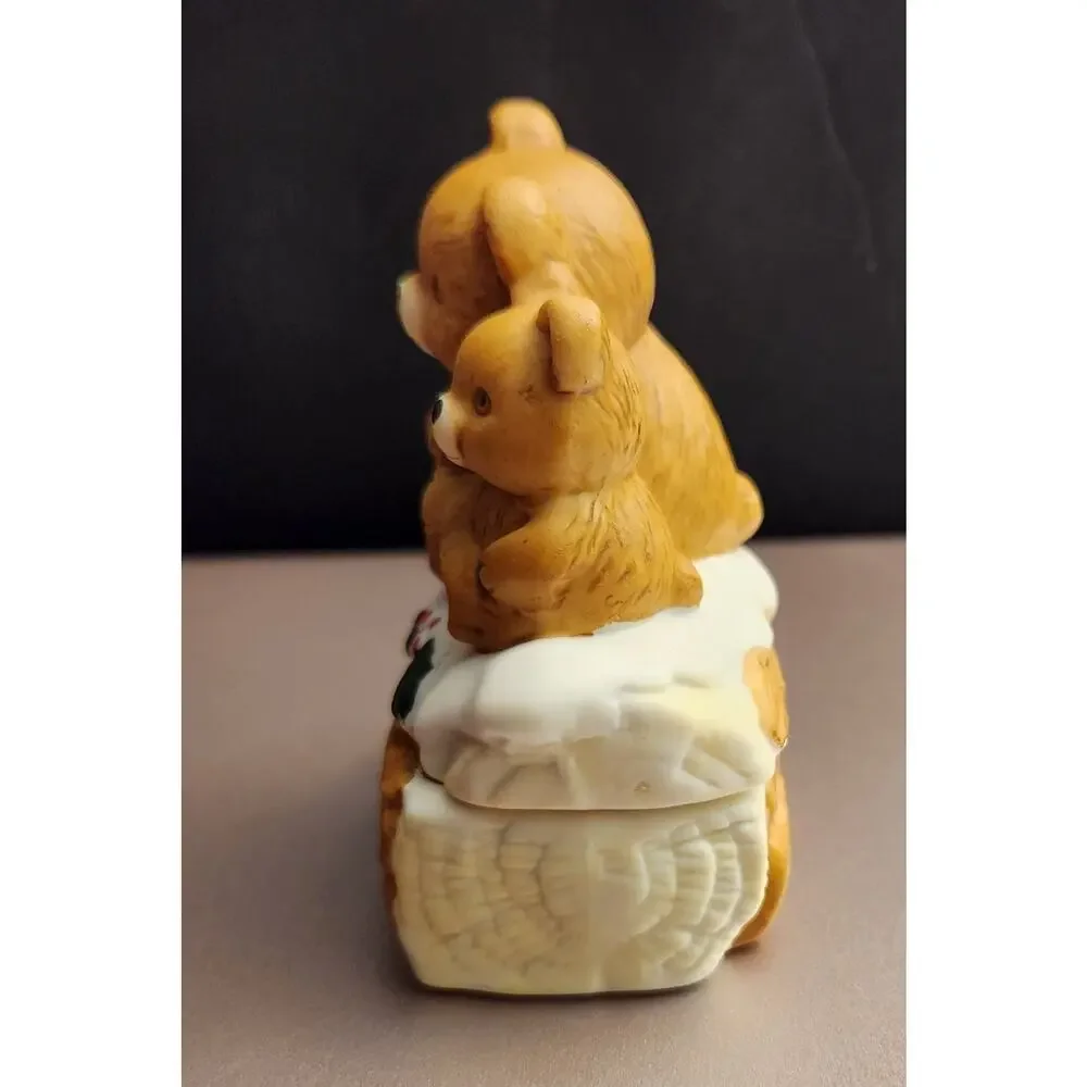 House of Lloyd “Christmas Around the World Cuddly Beary” Ceramic Candle Holder